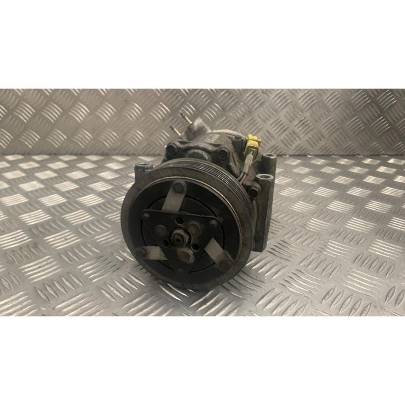 Compresseur clim OPEL ASTRA H Photo n°5