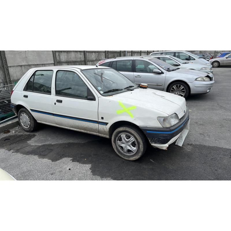 Feu arriere principal gauche (feux) FORD FIESTA 3 Photo n°6