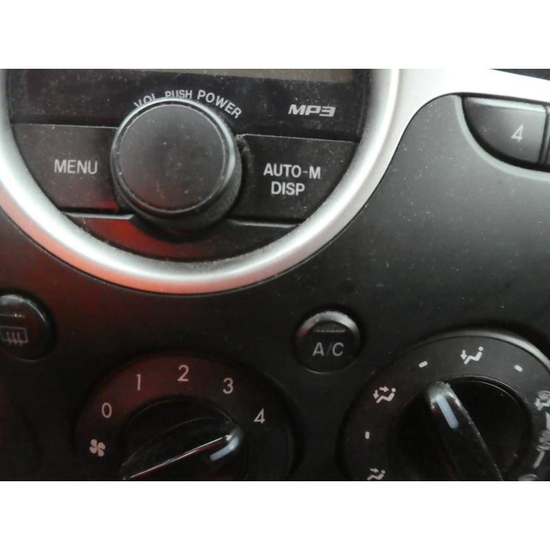 Feu arriere principal gauche (feux) MAZDA 2 2 Photo n°15