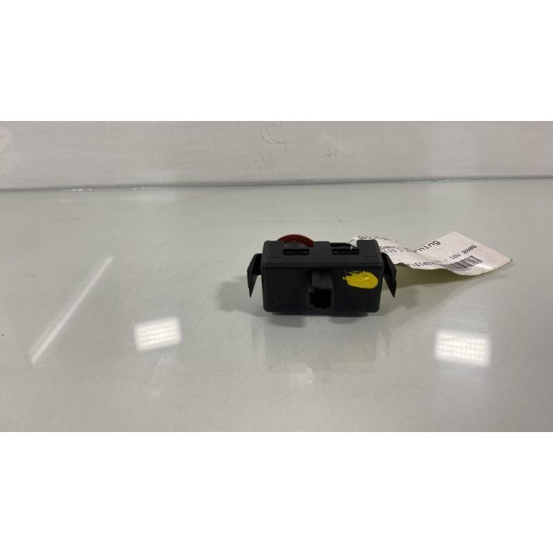 Bouton de warning RENAULT CLIO 3 Photo n°3