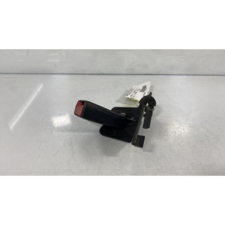 Attache ceinture arriere droit AUDI A6 3 Photo n°1