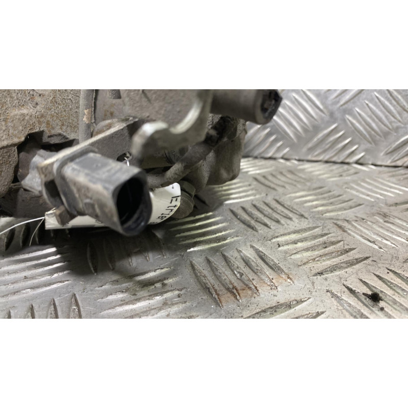 Etrier avant gauche (freinage) AUDI A6 3 Photo n°4