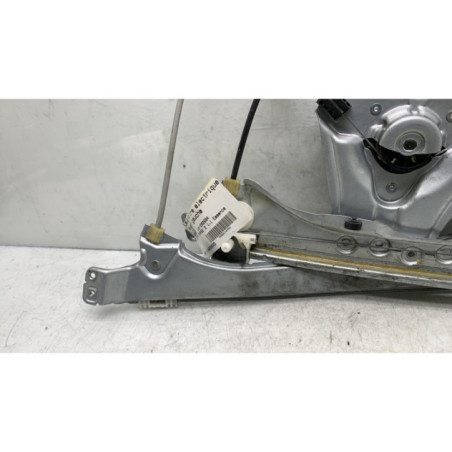 Leve vitre electrique avant gauche RENAULT CLIO 3 Photo n°1