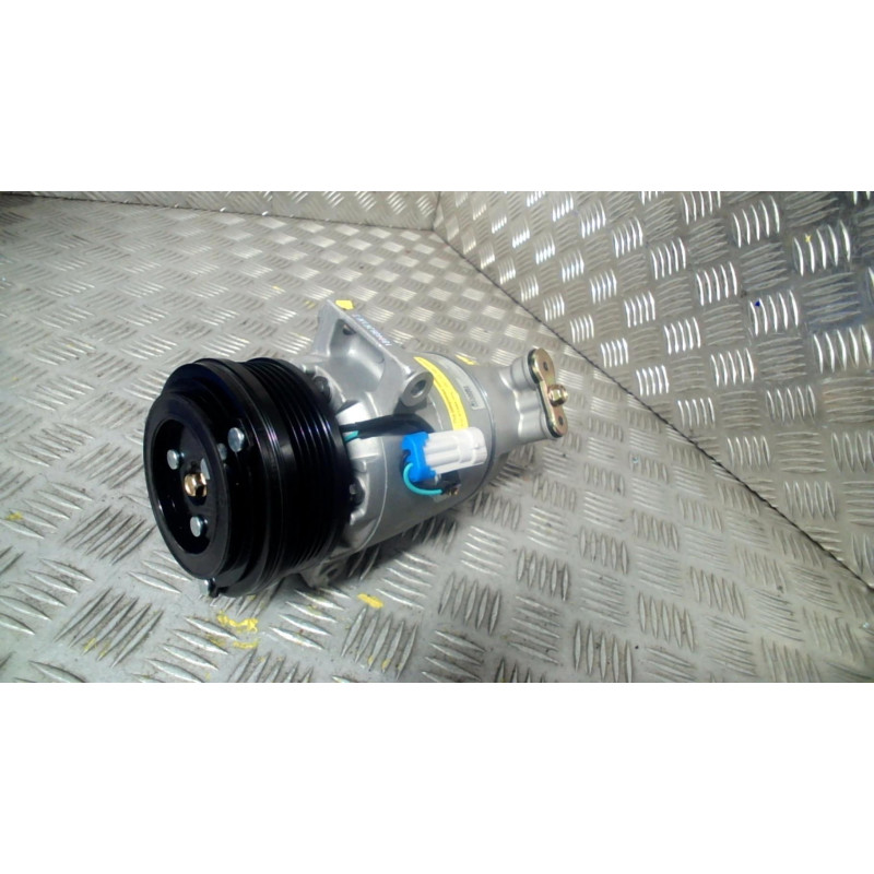 Compresseur clim OPEL ASTRA H Photo n°1