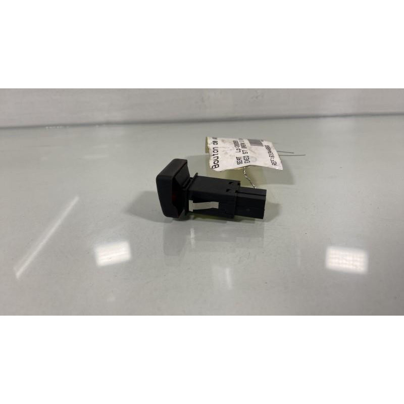 Bouton de warning SEAT EXEO Photo n°2