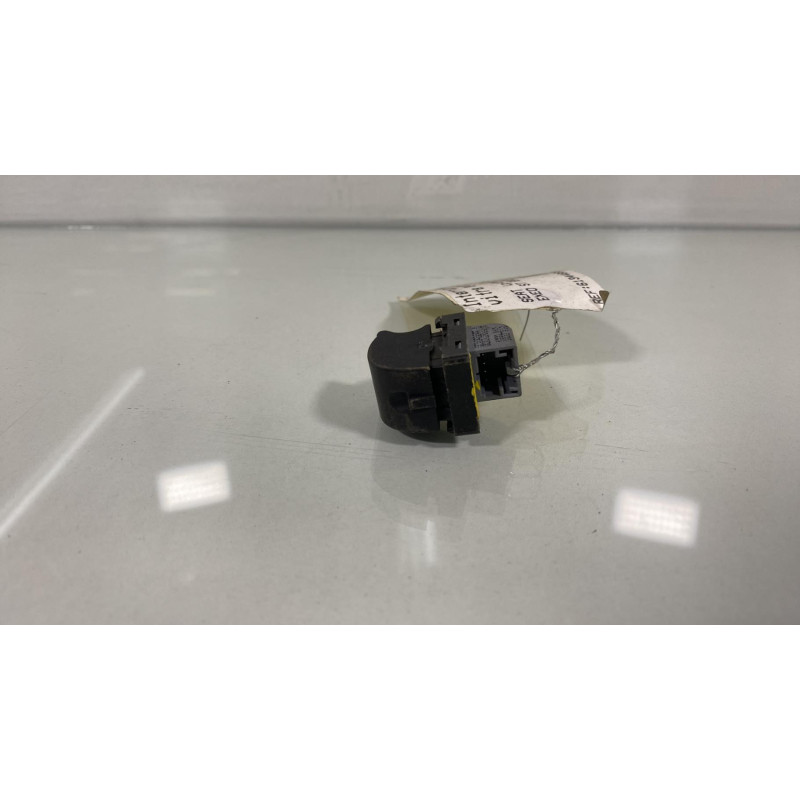 Interrupteur de leve vitre avant droit SEAT EXEO Photo n°1