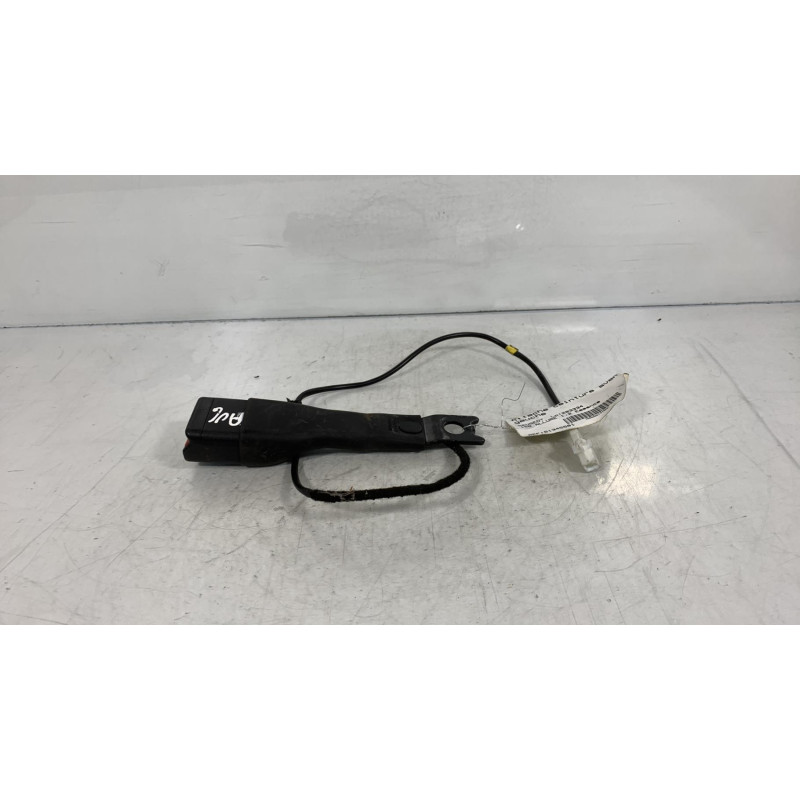 Attache ceinture avant gauche PEUGEOT 108 Photo n°1