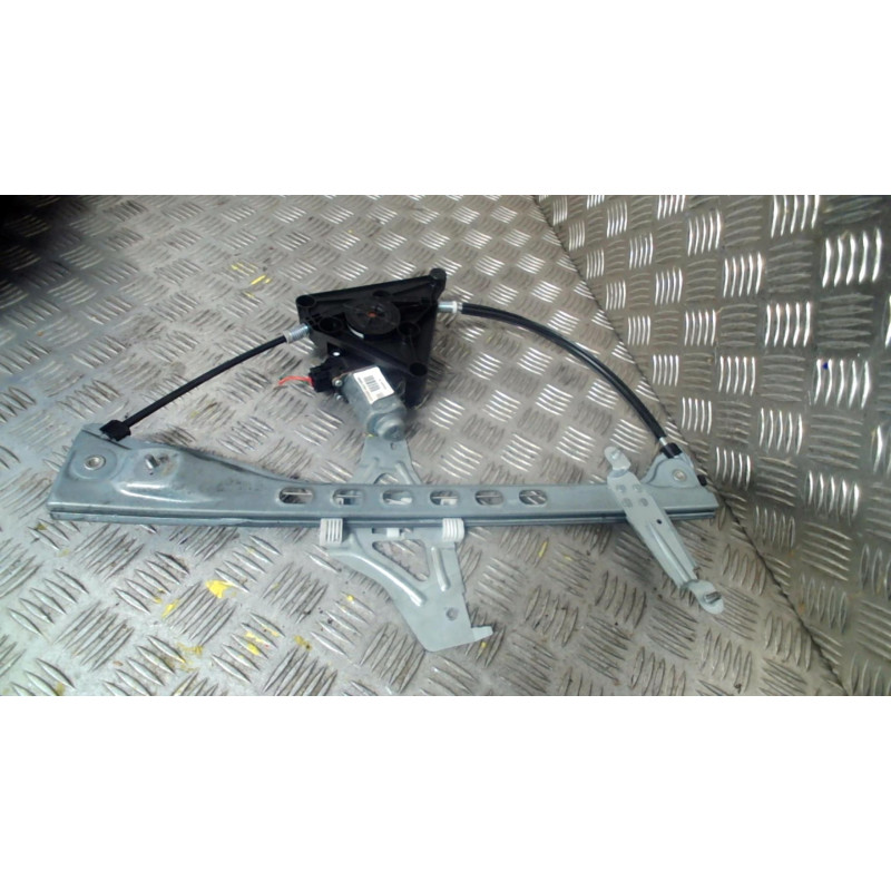 Leve vitre electrique avant droit PEUGEOT 108 Photo n°1