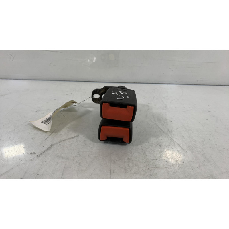Attache ceinture arriere droit FORD MONDEO 3 Photo n°3