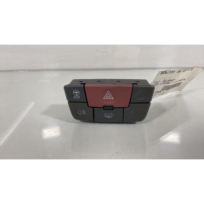 Bouton de warning FIAT PANDA 2 Photo n°2