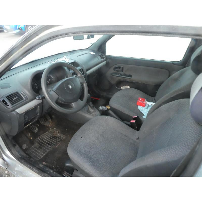 Vitre avant droit RENAULT CLIO 2 CAMPUS Photo n°10