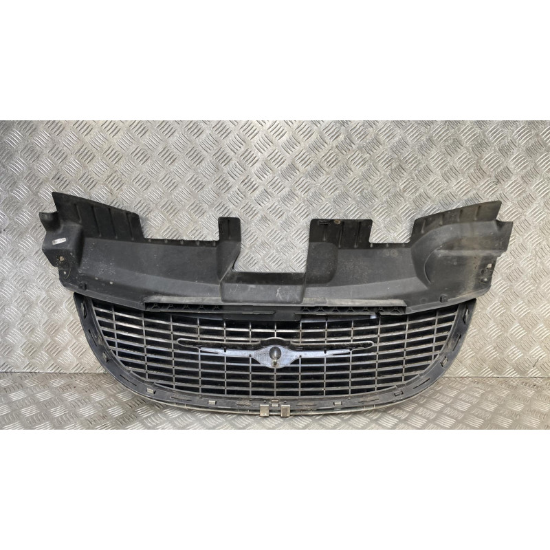 Calandre CHRYSLER GRAND VOYAGER 4 Photo n°1