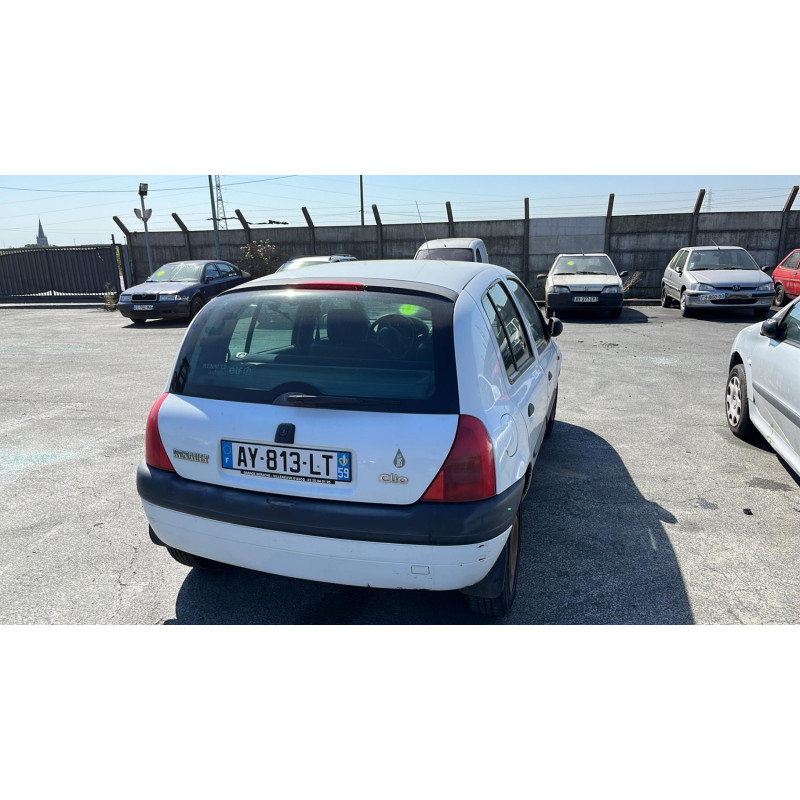 Aile avant gauche RENAULT CLIO 2 Photo n°3