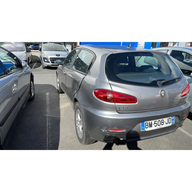 Pare choc arriere ALFA ROMEO 147 Photo n°13