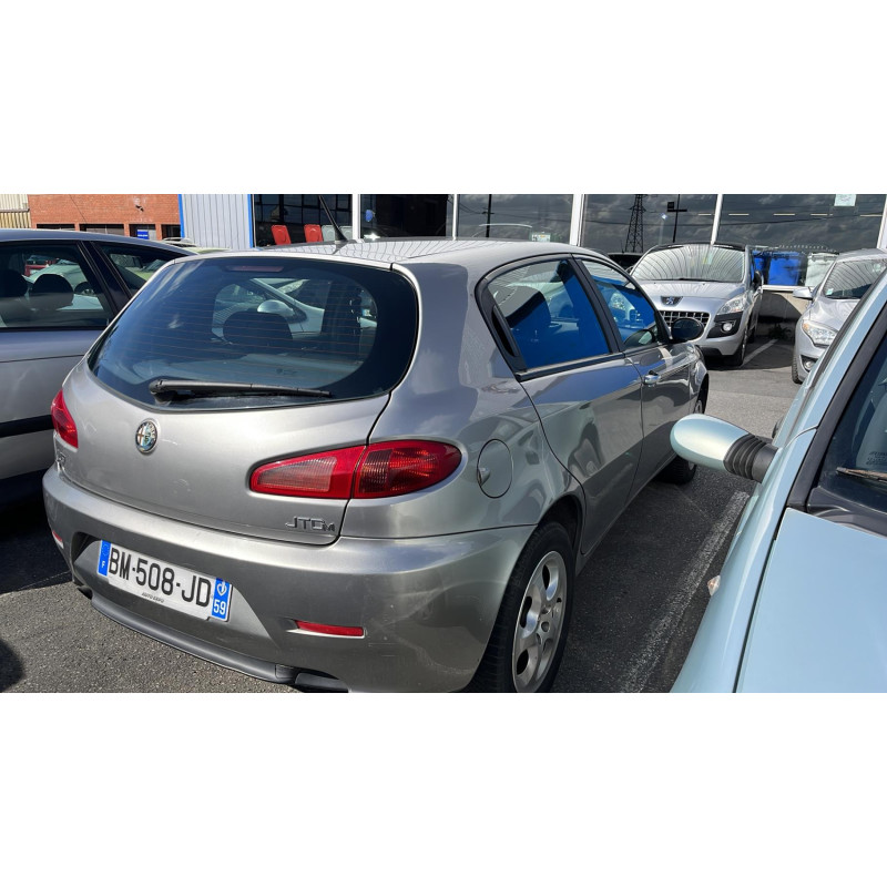 Pare choc arriere ALFA ROMEO 147 Photo n°14