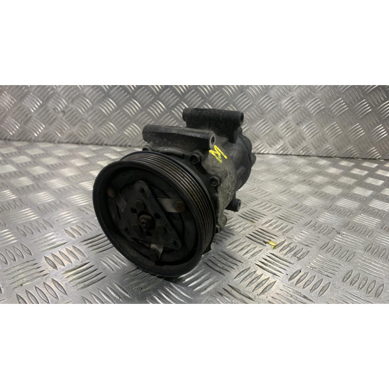 Compresseur clim RENAULT CLIO 2 Photo n°1