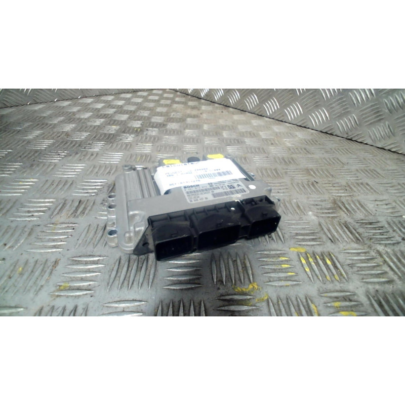 Calculateur moteur PEUGEOT 308 1 Photo n°3