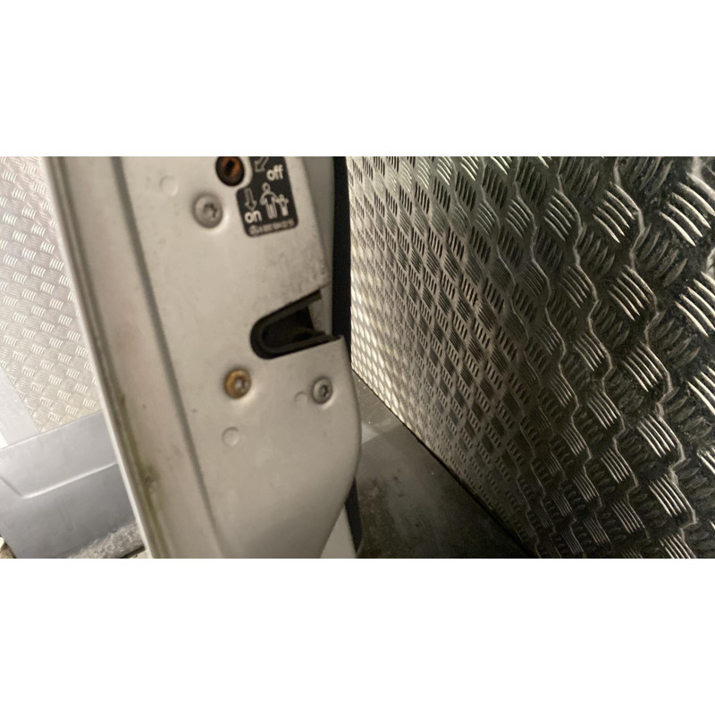 Porte laterale gauche MERCEDES VANEO 414 Photo n°4