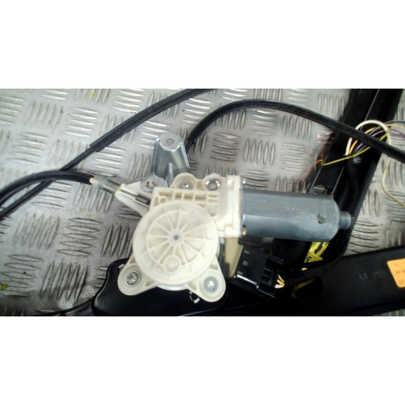 Leve vitre electrique avant droit MERCEDES VANEO 414 Photo n°2