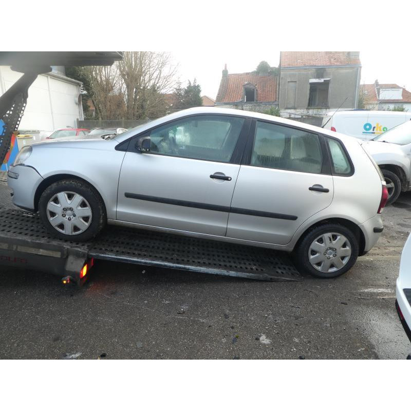Pretensionneur de ceinture avant droit VOLKSWAGEN POLO 4 Photo n°4