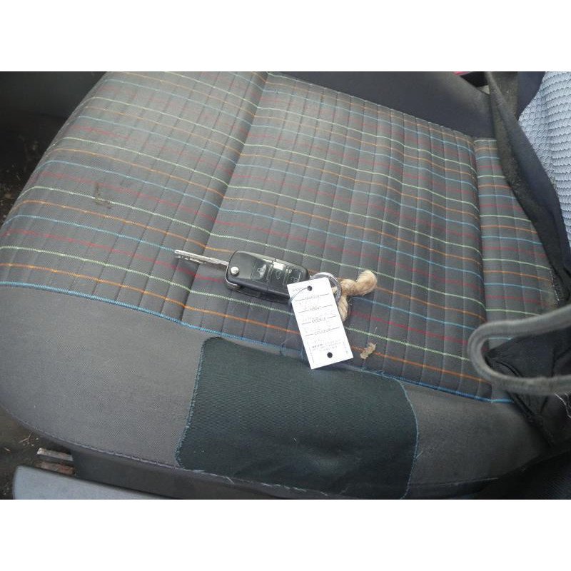 Pretensionneur de ceinture avant droit VOLKSWAGEN POLO 4 Photo n°11