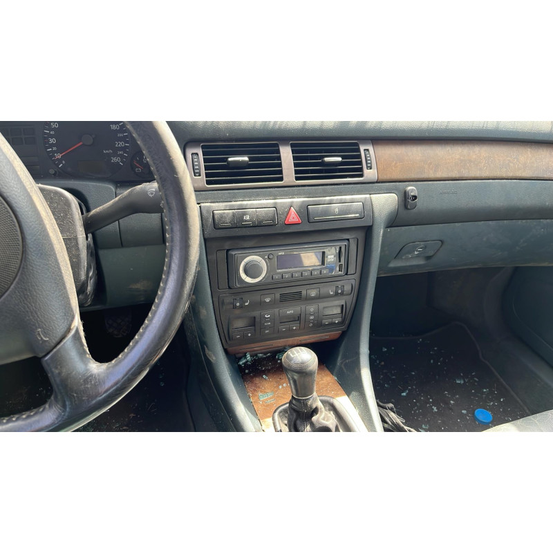 Feu arriere principal droit (feux) AUDI A6 2 Photo n°8