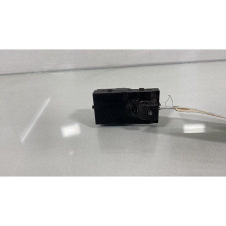Interrupteur de leve vitre avant droit OPEL MOKKA 1