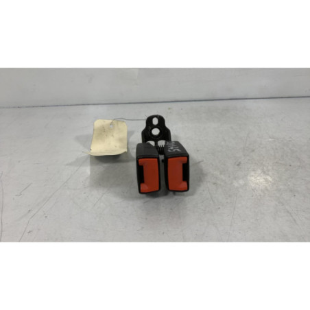 Attache ceinture arriere droit FORD KUGA 1