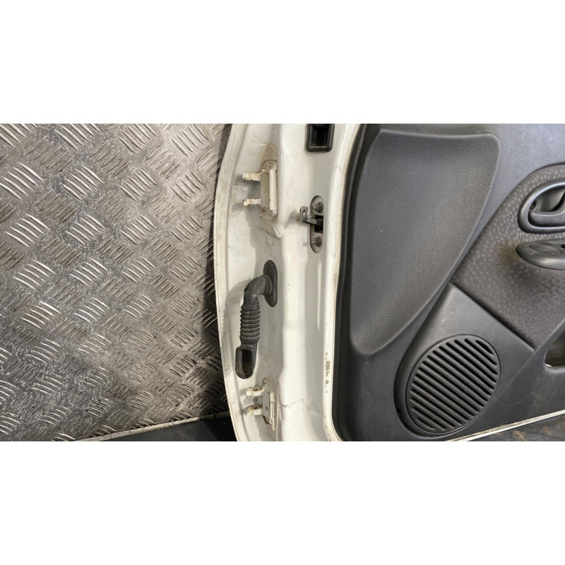 Porte avant droit RENAULT CLIO 2 CAMPUS Photo n°5