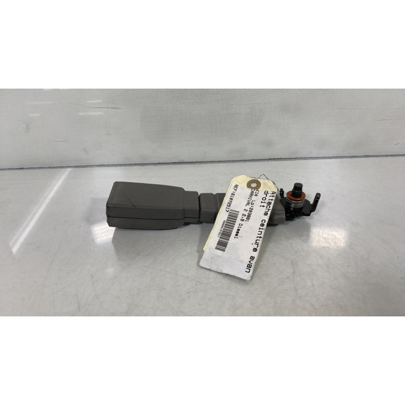 Attache ceinture avant droit KIA CARNIVAL 2 Photo n°3