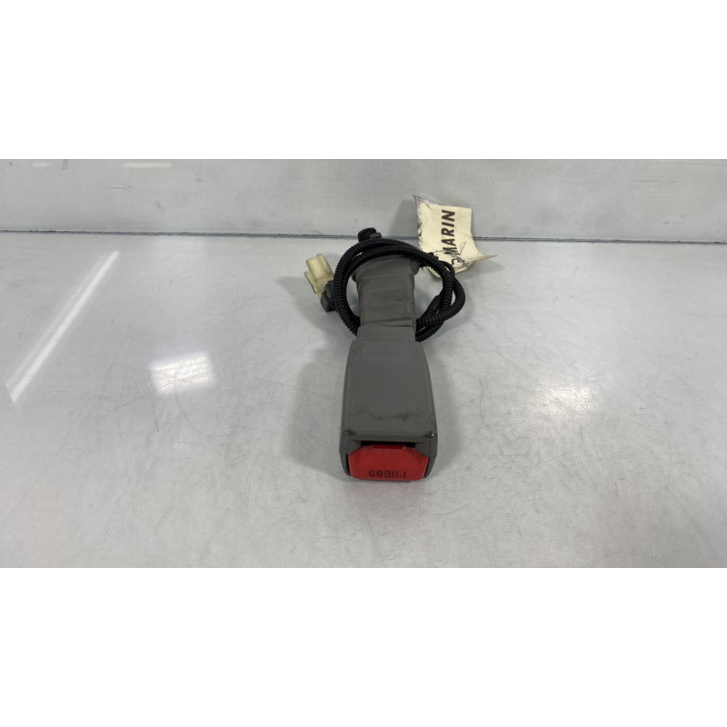Attache ceinture avant gauche KIA CARNIVAL 2 Photo n°1