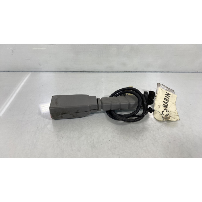 Attache ceinture avant gauche KIA CARNIVAL 2 Photo n°3