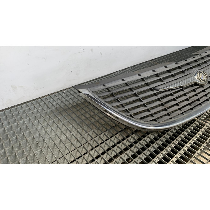 Calandre CHRYSLER GRAND VOYAGER 4 Photo n°2