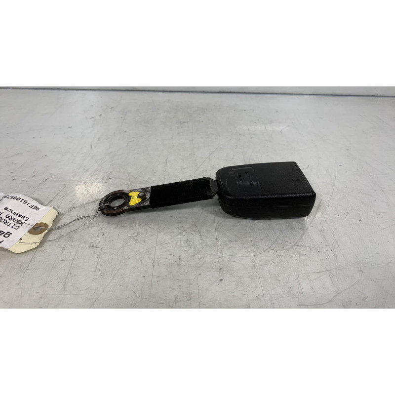 Attache ceinture avant gauche CITROEN XSARA PICASSO Photo n°2