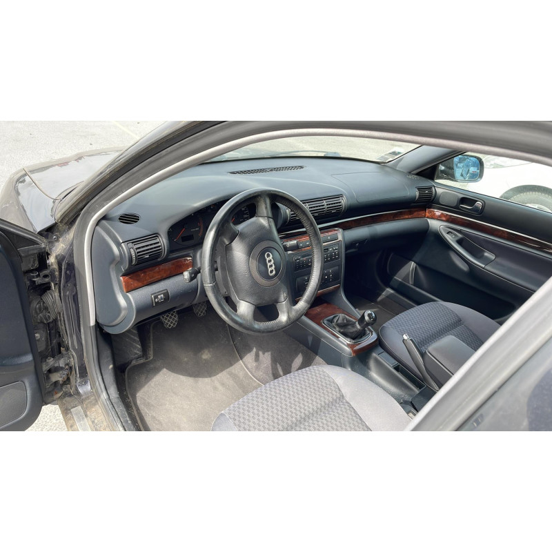 Pare boue avant droit AUDI A4 1 Photo n°2