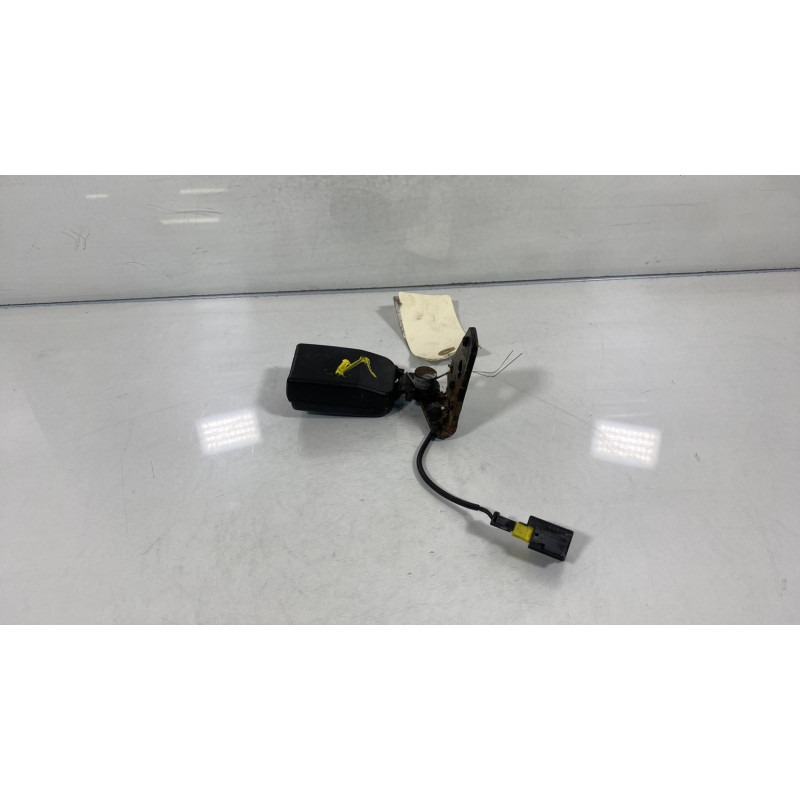Attache ceinture arriere droit PEUGEOT 207 Photo n°1