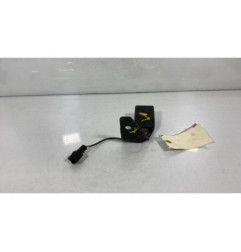 Attache ceinture arriere droit PEUGEOT 207