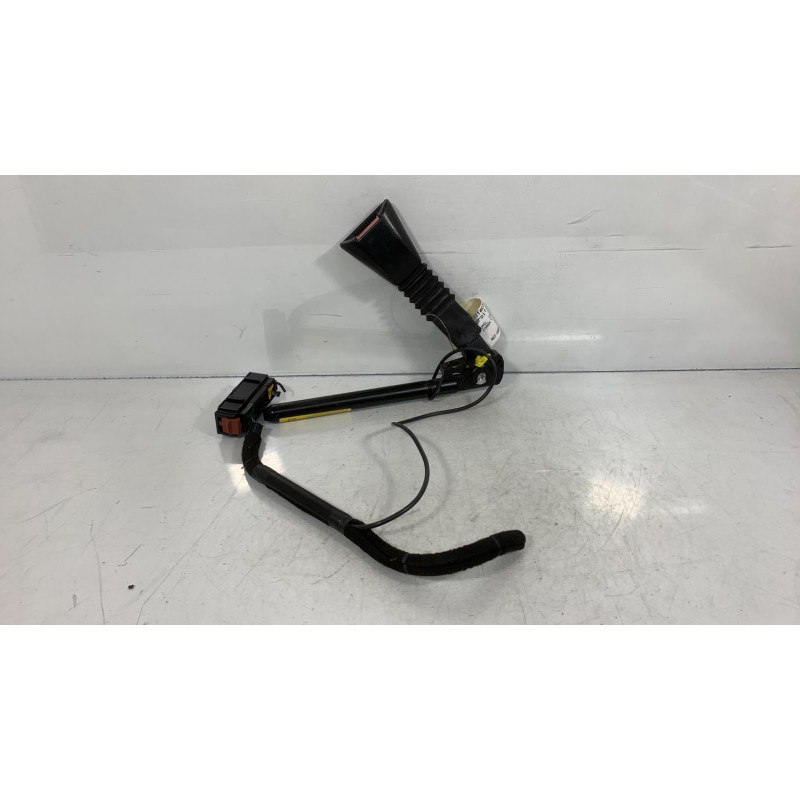 Pretensionneur de ceinture avant droit OPEL CORSA C Photo n°1