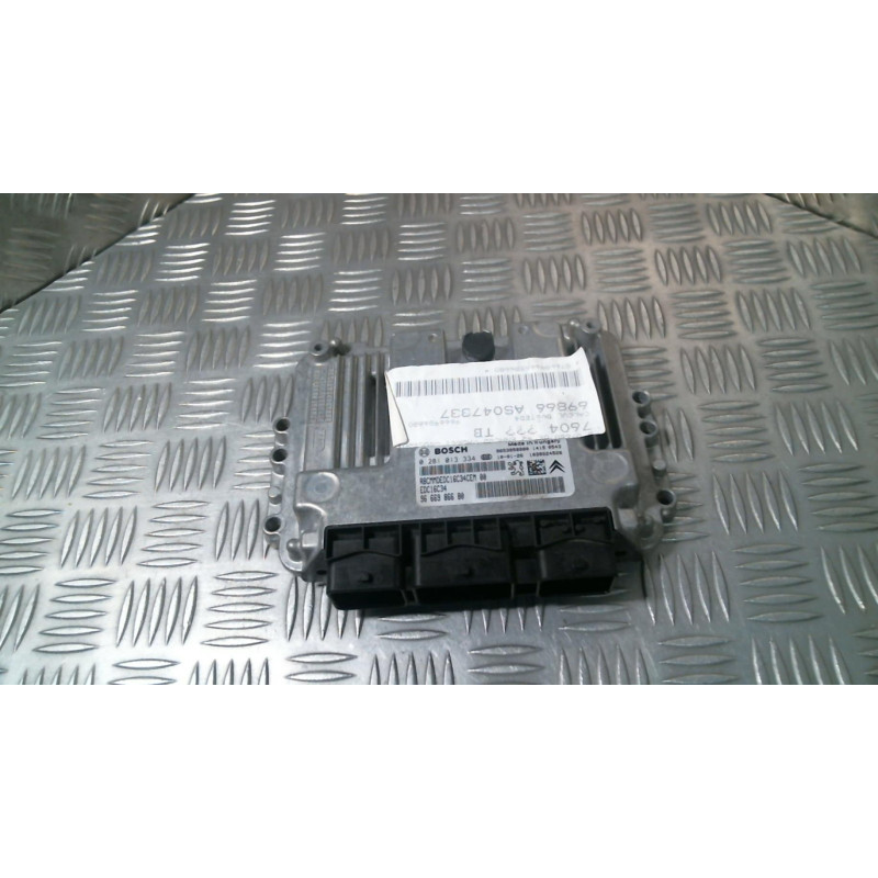 Calculateur moteur PEUGEOT 3008 1 Photo n°1