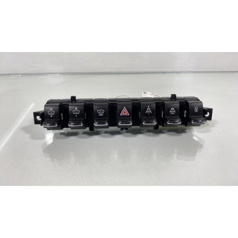 Bouton de warning PEUGEOT 3008 1 Photo n°3
