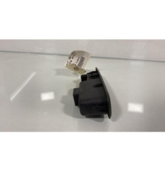 Interrupteur de leve vitre arriere droit PEUGEOT 3008 1
