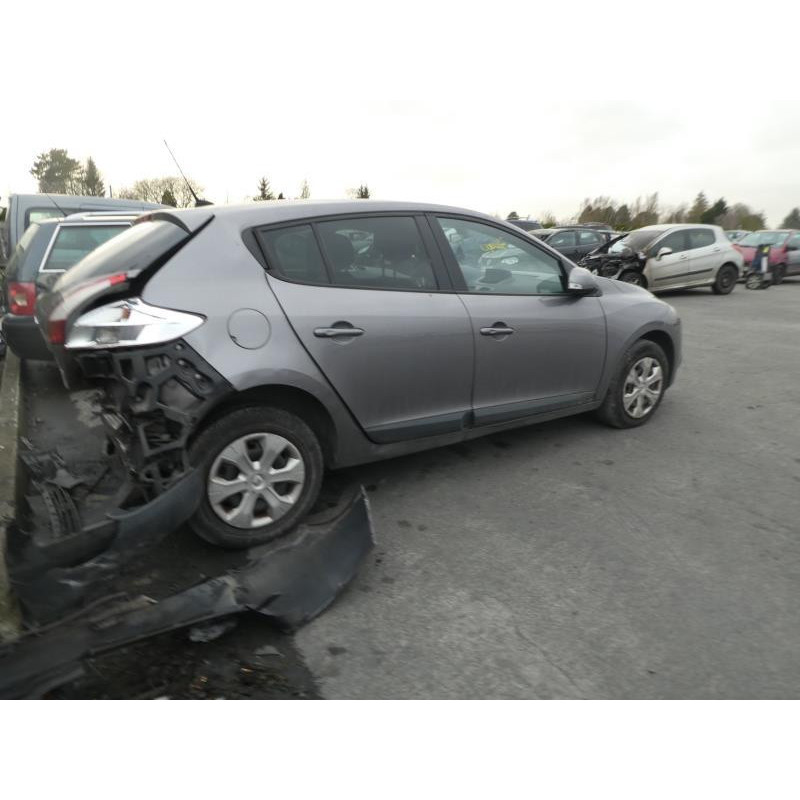 Vitre arriere gauche RENAULT MEGANE 3 Photo n°3