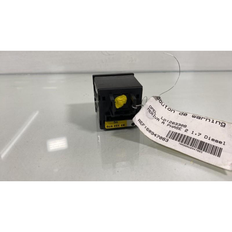 Bouton de warning OPEL MERIVA A Photo n°3