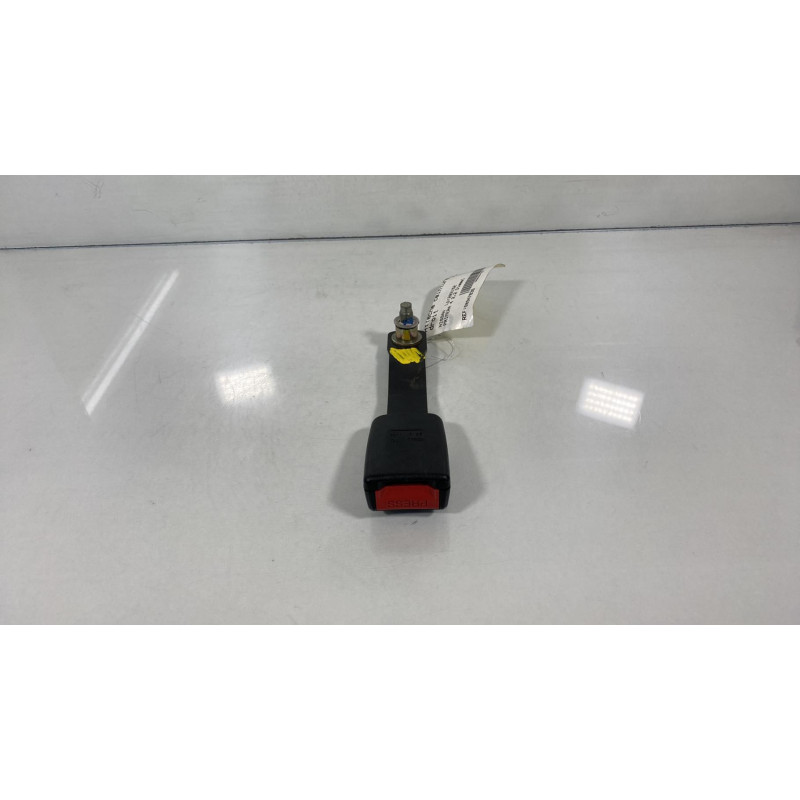 Attache ceinture avant droit NISSAN PRIMERA 4 Photo n°1