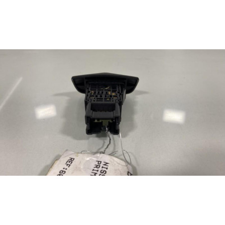 Bouton de warning NISSAN PRIMERA 4