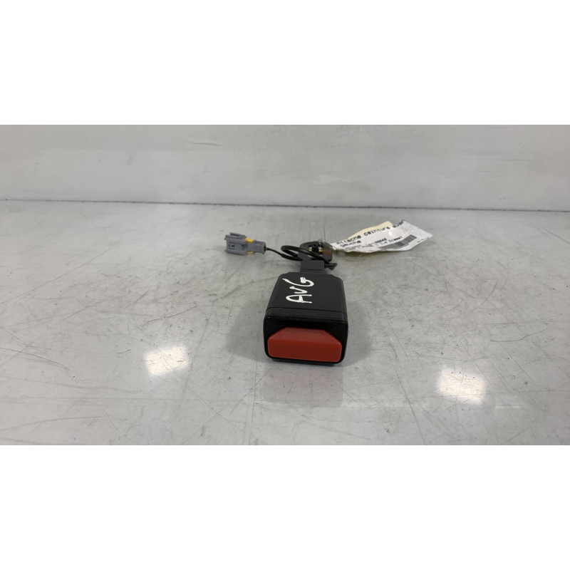 Attache ceinture avant gauche PEUGEOT 208 1 Photo n°2