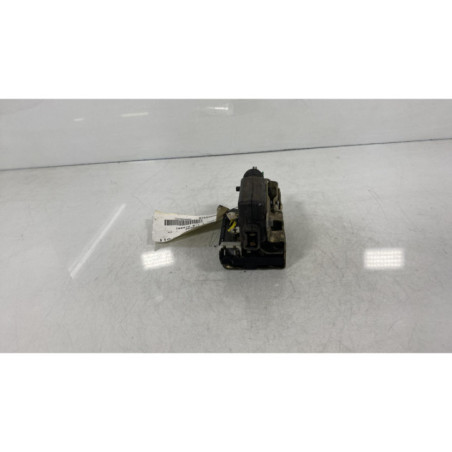 Serrure avant droit RENAULT R19