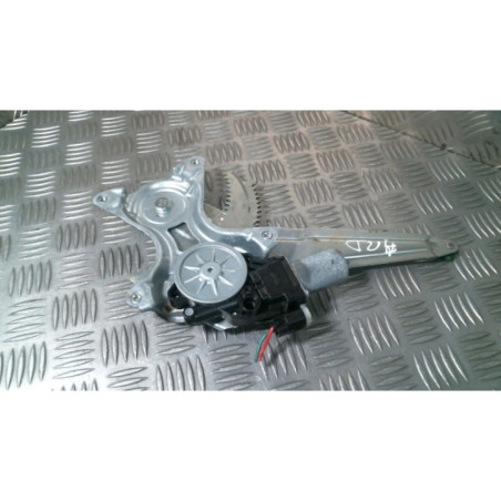 Leve vitre electrique arriere droit SUZUKI SWIFT 5 Photo n°1
