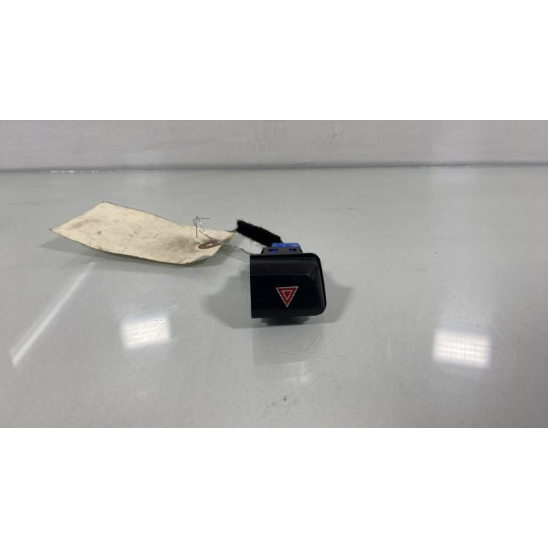 Bouton de warning PEUGEOT 208 1 Photo n°3