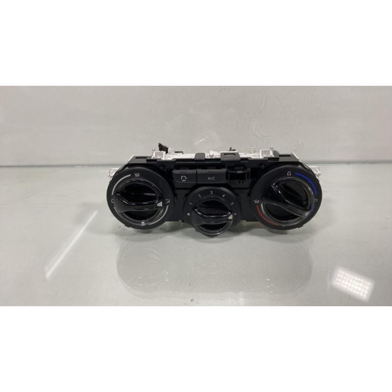 Commande chauffage PEUGEOT 208 1 Photo n°3